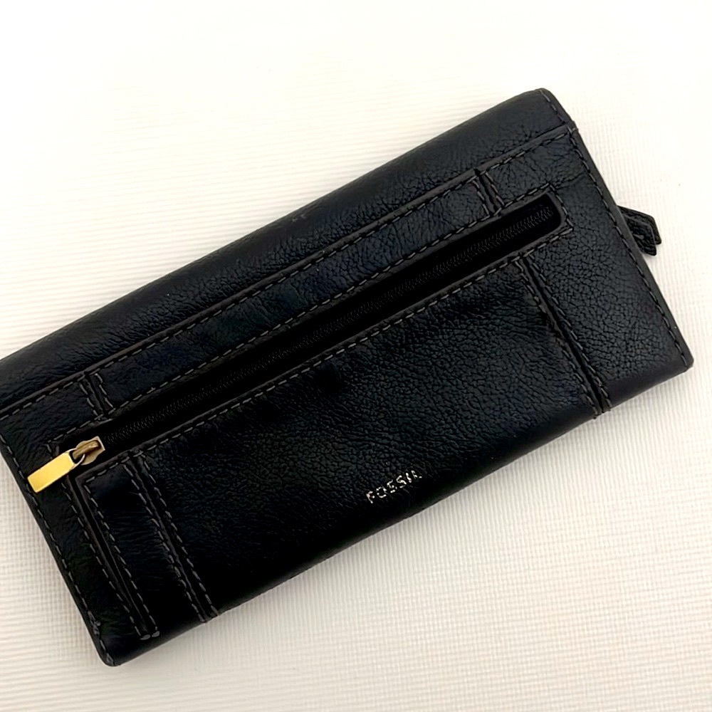 Fossil Pebble Leather Wallet Black w/ gray lining - GUC